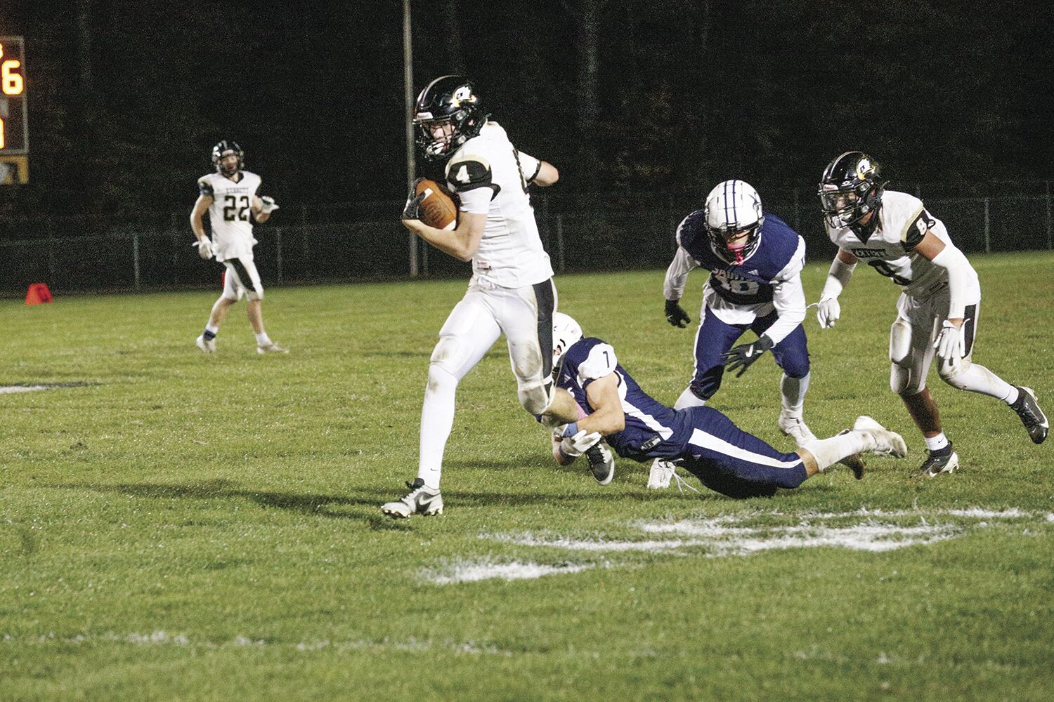 Saints run past Kennett to spoil homecoming 20-6